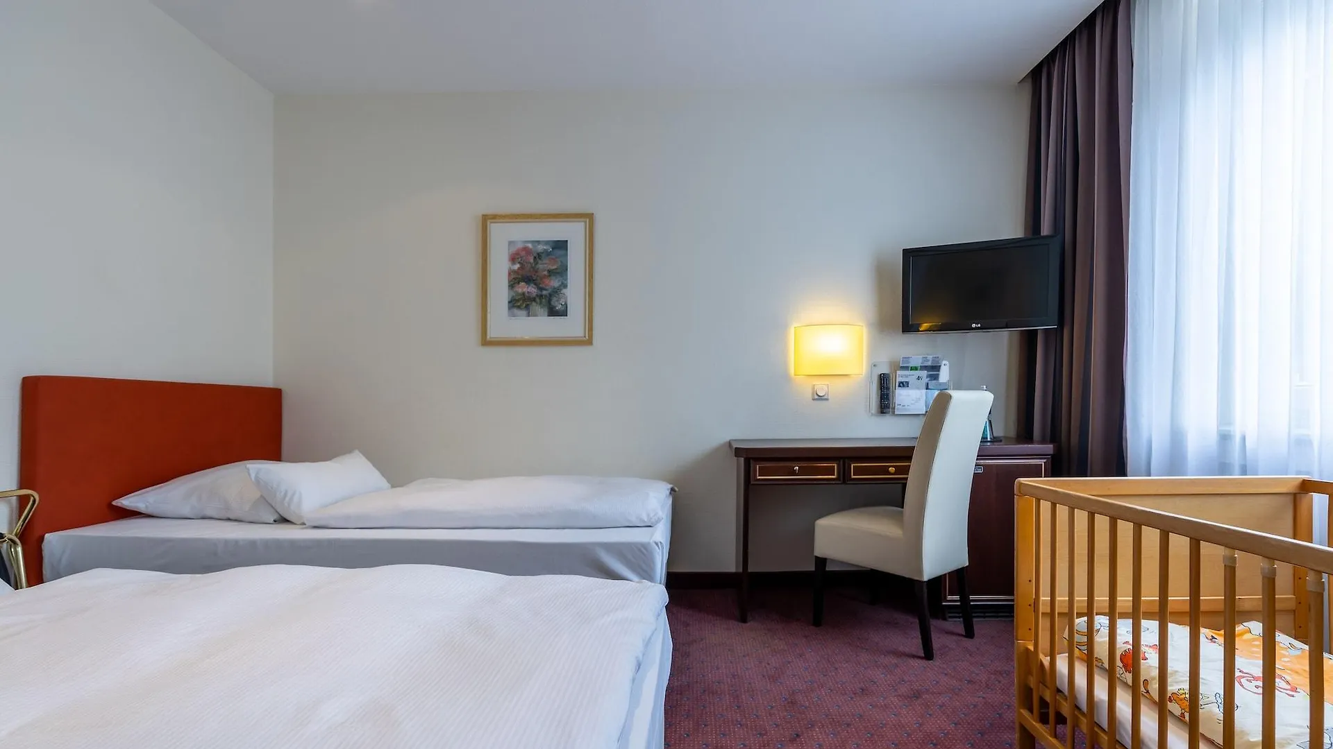 Trip Inn Hotel Esplanade, Duesseldorf 4*, Dusseldorf Germany