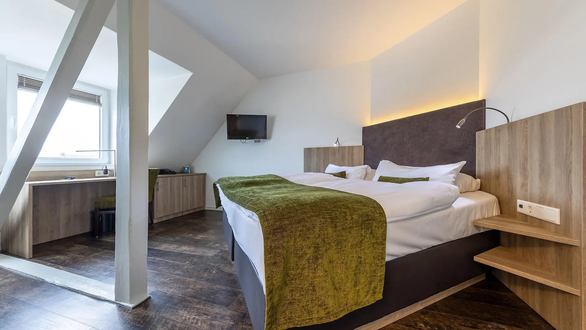 Trip Inn Hotel Esplanade, Duesseldorf contacts